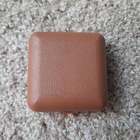 Vintage Westclox Portable Wind-up Travel Alarm Clock tan hard plastic case - Picture 3 of 8